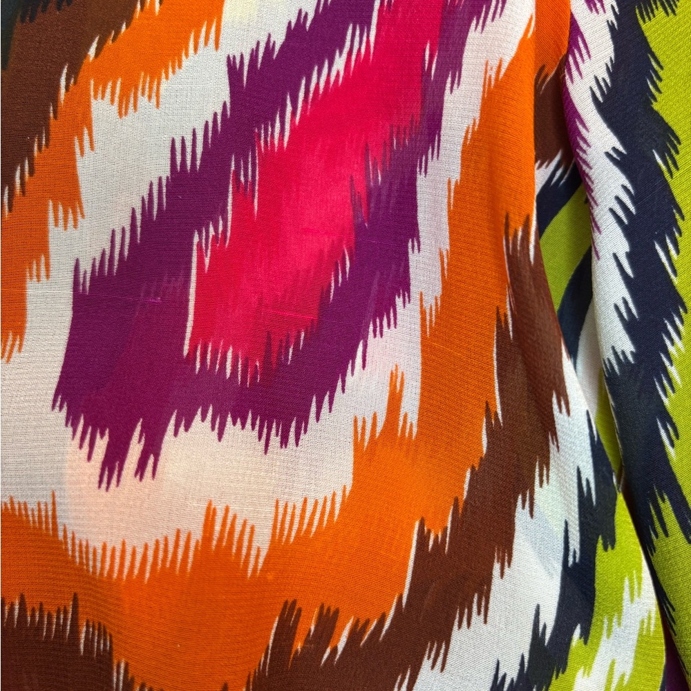 Women Silk Trina Turk butterfly puff sleeves top in multi-color 100% silk Size M - Picture 6 of 9